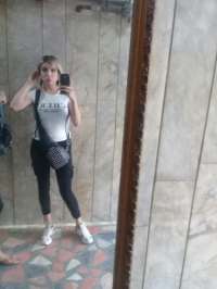 Alev-alev doyumsuz kadın Nural