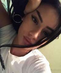 Ateşli beyaz tenli eskort Güner