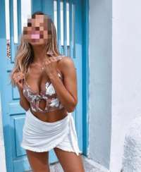 Ateşli dans yapan bayan Melahat