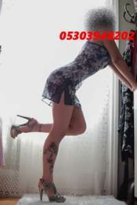 Benzersiz esmer kadın Leman