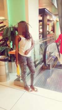 Çekici kendi yeri olan escort Neşe