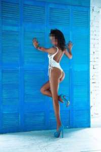 Çekici saksocu kız Fevziye