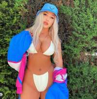 Cıvıl-cıvıl kendi yeri olan hatun Melek