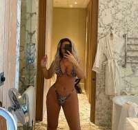 Cıvıl-cıvıl kendi yeri olan hatun Melek