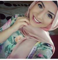 Elit sarışın bayan Kardelen