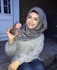 Elit sarışın bayan Kardelen