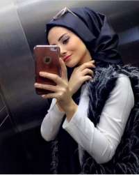 Elit sarışın bayan Kardelen