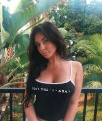 Etkileyici beyaz tenli bayan Evrim