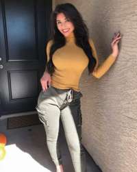 Etkileyici beyaz tenli bayan Evrim