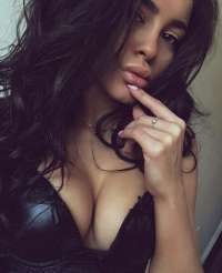 Etkileyici genç kız Ruhşen