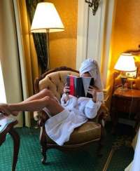 Etkileyici masaj yapan hanım Menekşe