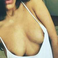 Gösterişli dans yapan kız Ertaç