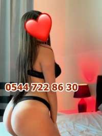 Gösterişli kendi yeri olan kız Lalehan