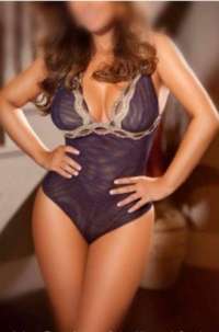 Gösterişli otelde buluşan bayan Belin