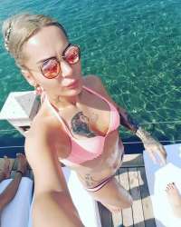 Güzel evinde buluşan kız Ilayda