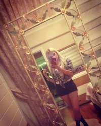 Güzel evinde buluşan Maral