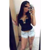 Harika kendi yeri olan bayan Nergis