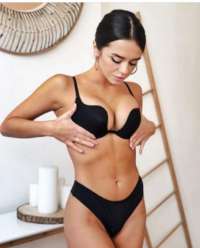 Kıvrak dans yapan kadın Aycan