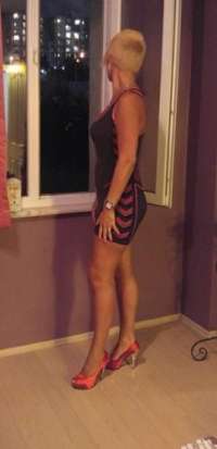 Kıvrak oral yapan Melike