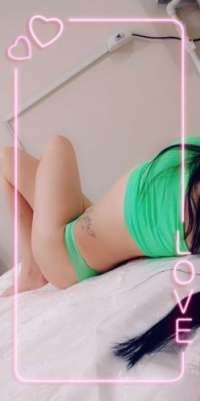 Kusursuz buğday tenli Emine