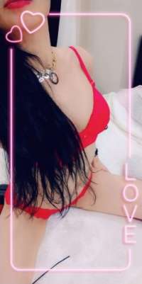 Kusursuz buğday tenli Emine