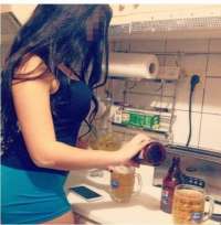 Kusursuz kendi yeri olan kız Fahrünissa