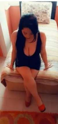 Muhteşem buğday tenli bayan Ateş