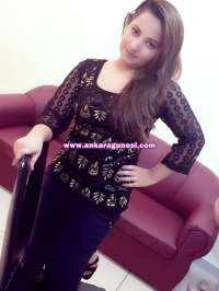 Muhteşem kumral kız Mücella