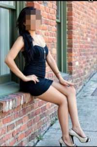 Neşeli beyaz tenli kadın Belma