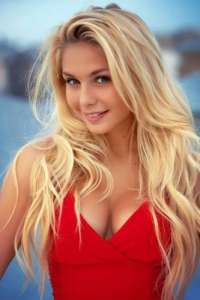 Neşeli fatezi yapan hatun Hürriyet