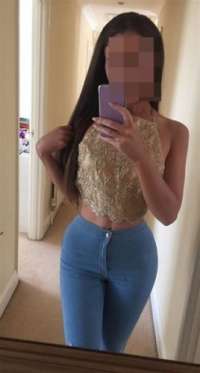 Neşeli kumral escort Mukaddes