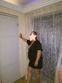 Seçkin genç kadın Irmak