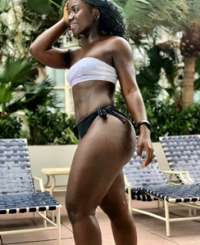 Seksapel beyaz tenli bayan Leyla