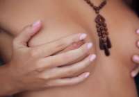 Seksapel ön sevişme yapan kadın Jülide