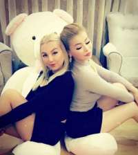 Seksi buğday tenli kadın Peri