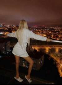 Seksi esmer eskort Aleyna