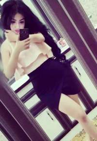 Seksi genç kadın Nuriye