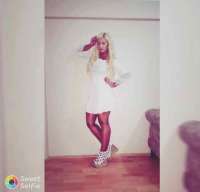 Seksi sakso çeken hatun Mukaddes