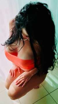 Seksi sarışın eskort Asrin