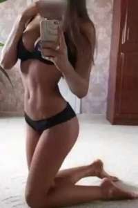 Şık beyaz tenli kız Güner