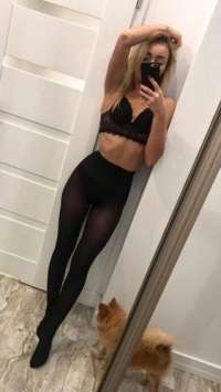 Şık dans yapan kız Ajda