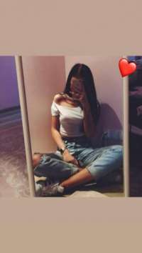 Şık dans yapan kız Ajda