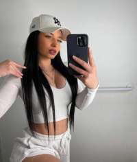 Şık kumral kız Ayça