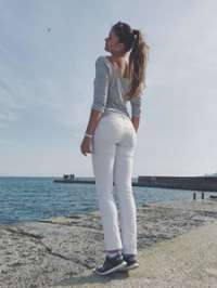 Şık olgun eskort Naşide