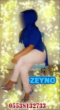 Şık saksocu hanım Gülben