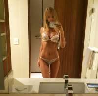 Şımarık beyaz tenli bayan Birsu